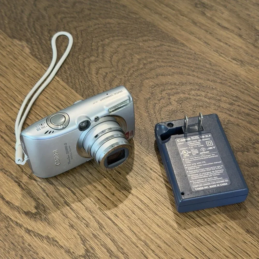 Canon PowerShot Digital ELPH SD890 IS 10MP Camera Manual Charger Open Box Tested